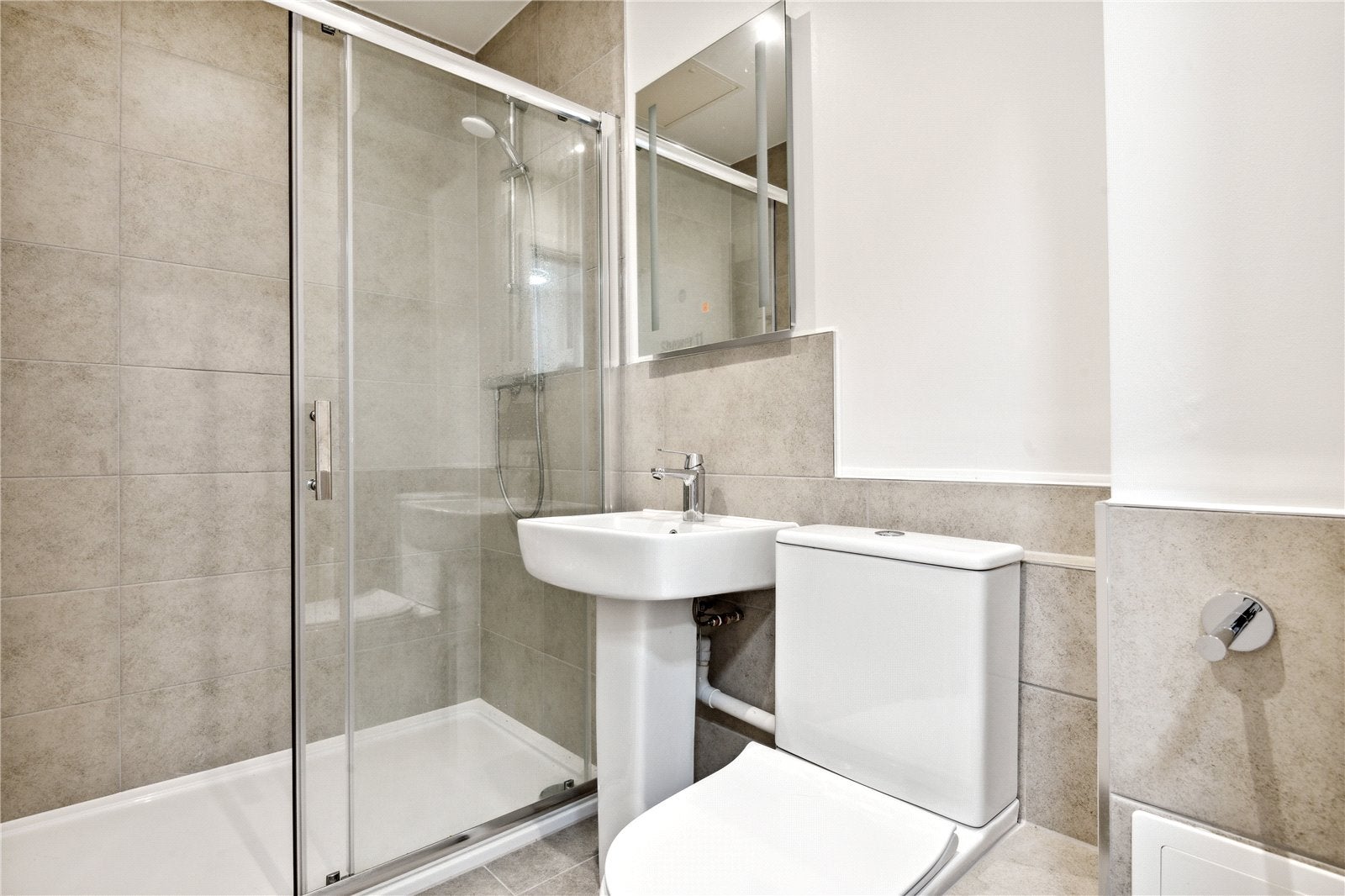 Flat Glendower Place in Greater London