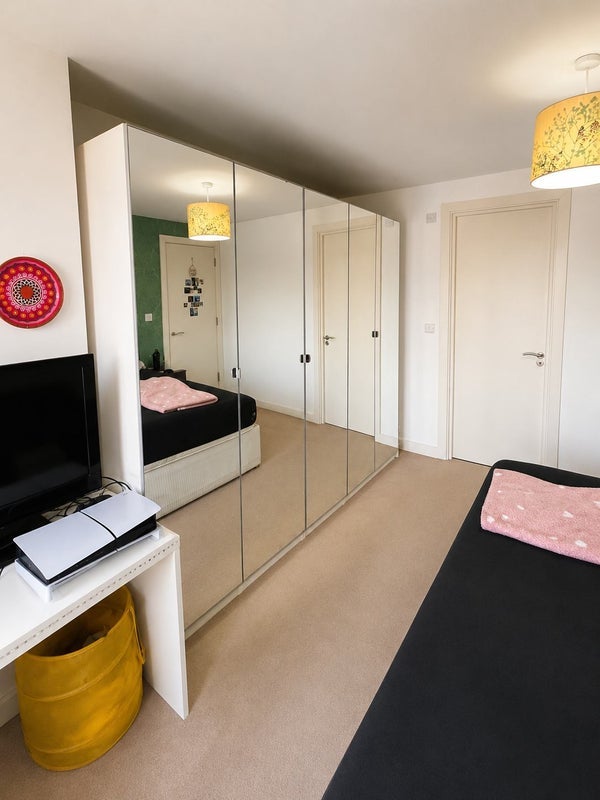 Room West Arbour Street in Greater London