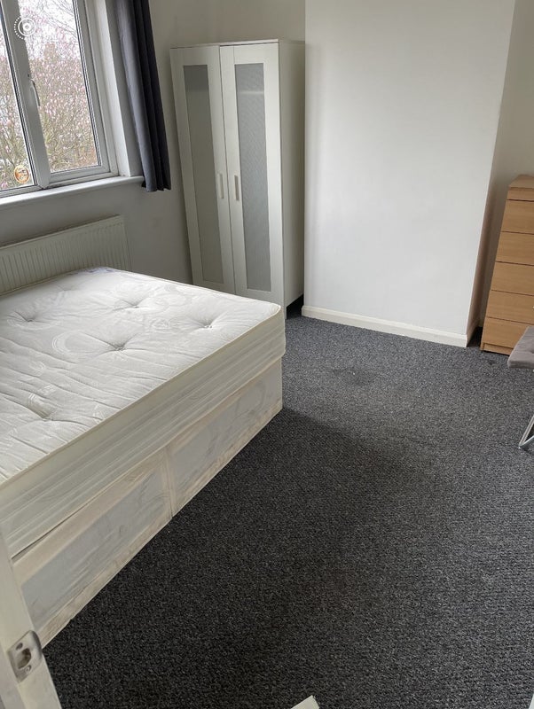 Room Lyndhurst Avenue in Greater London