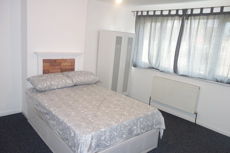 Room Lyndhurst Avenue in Greater London