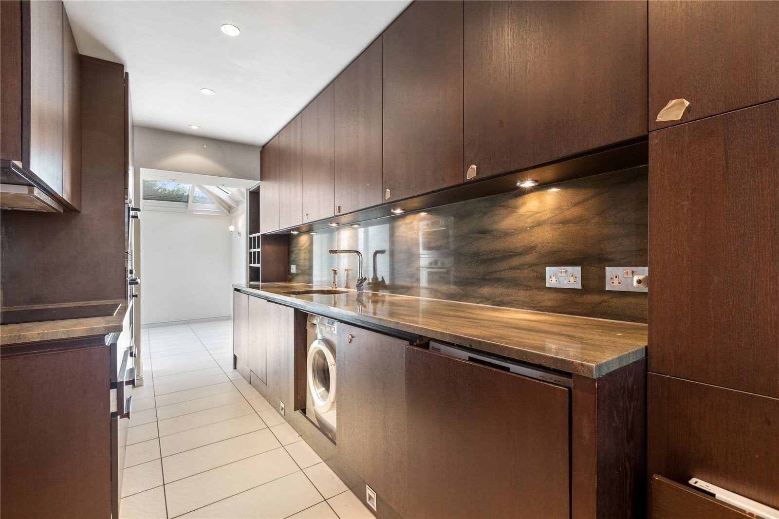 House Ansdell Terrace in Greater London