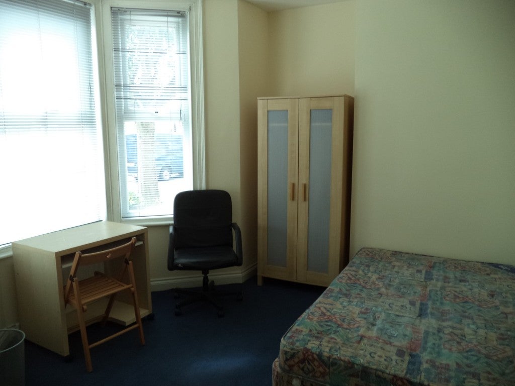 Flat Dinsdale Road in Newcastle upon Tyne