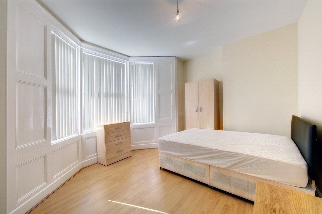 Flat Starbeck Avenue in Newcastle upon Tyne