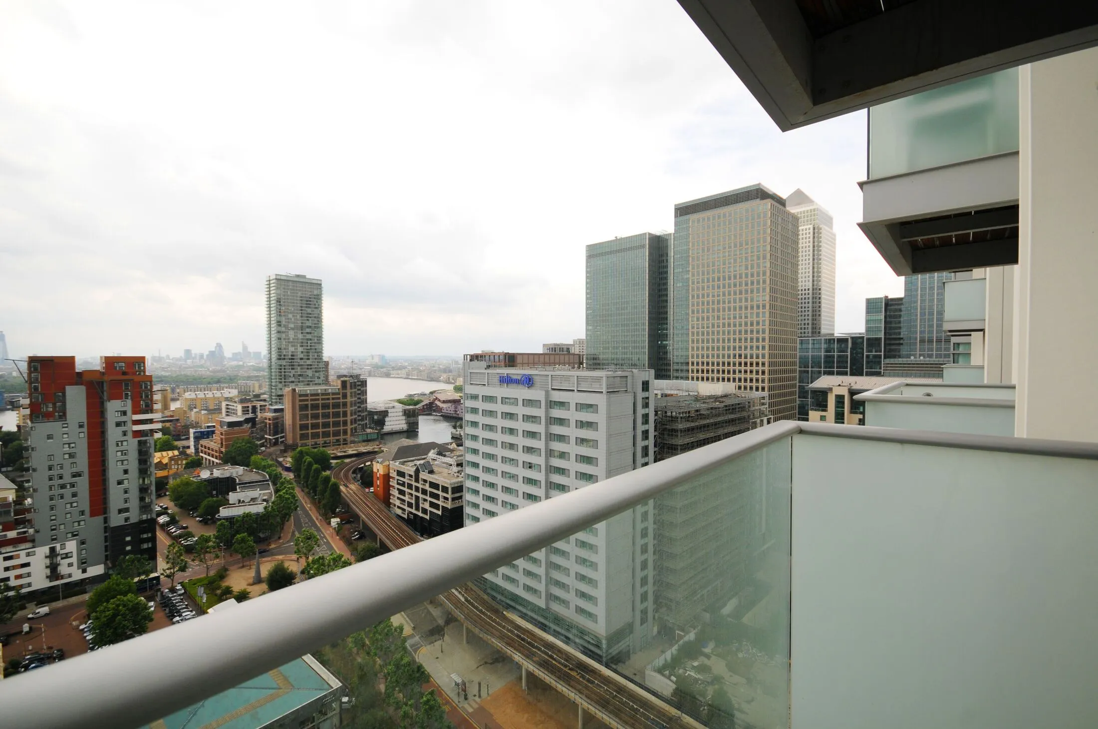 Flat Harbour Exchange Square in Greater London
