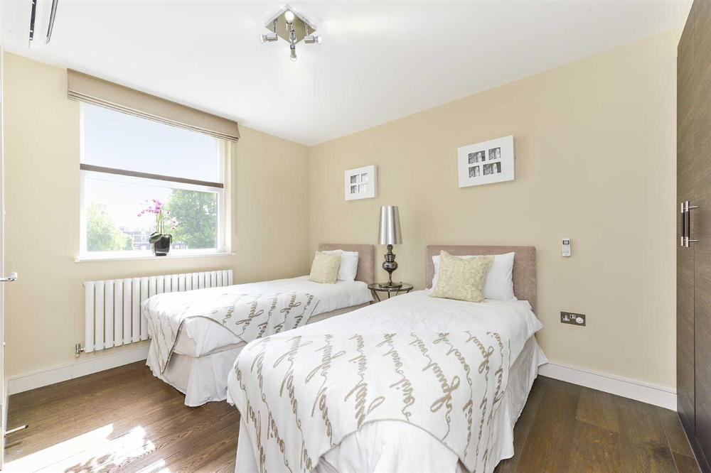 Flat Southwick Street in City of Westminster