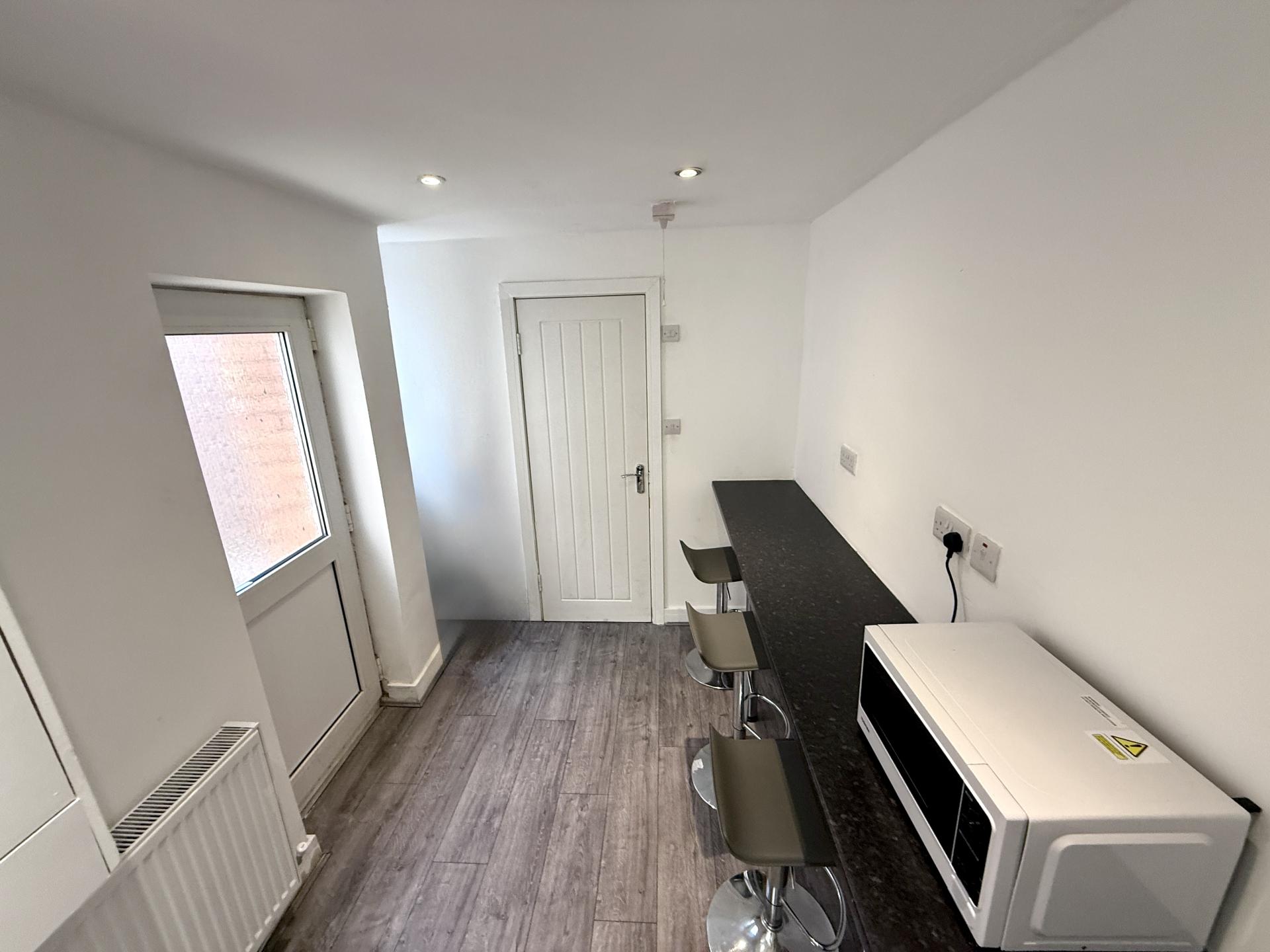 Room Hinton Street in Liverpool