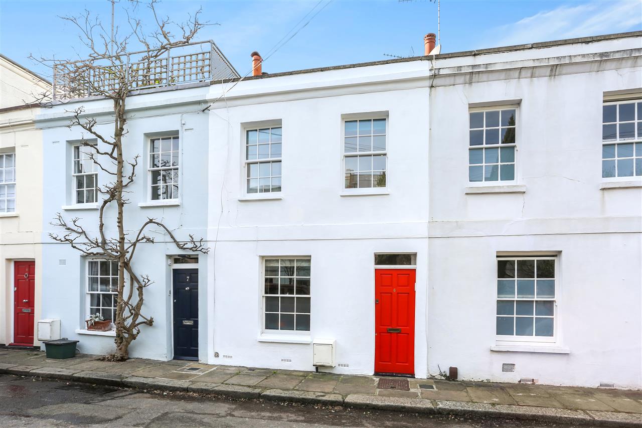 House Fortess Grove in Greater London
