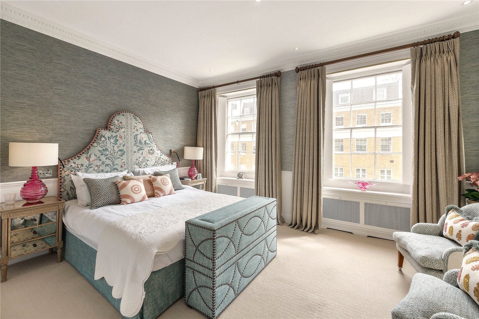 Flat Wilton Crescent in City of Westminster
