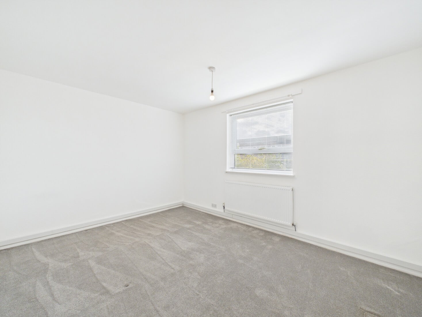 Flat Foredrove Lane in Metropolitan Borough of Solihull