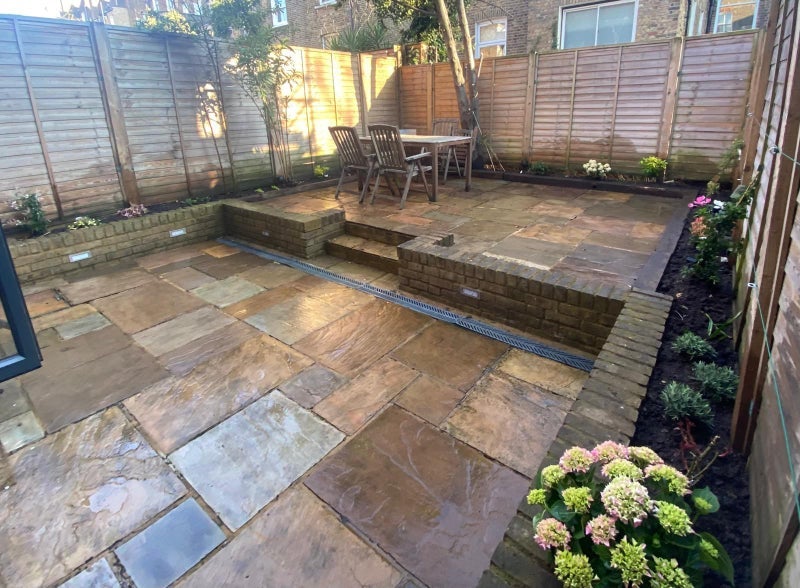 Flat Cotleigh Road in Greater London