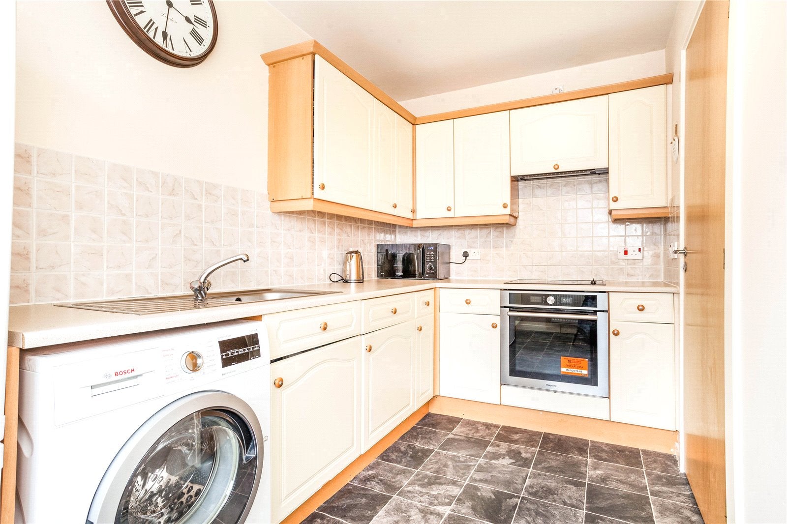 Flat Ardarroch Close in Aberdeen City