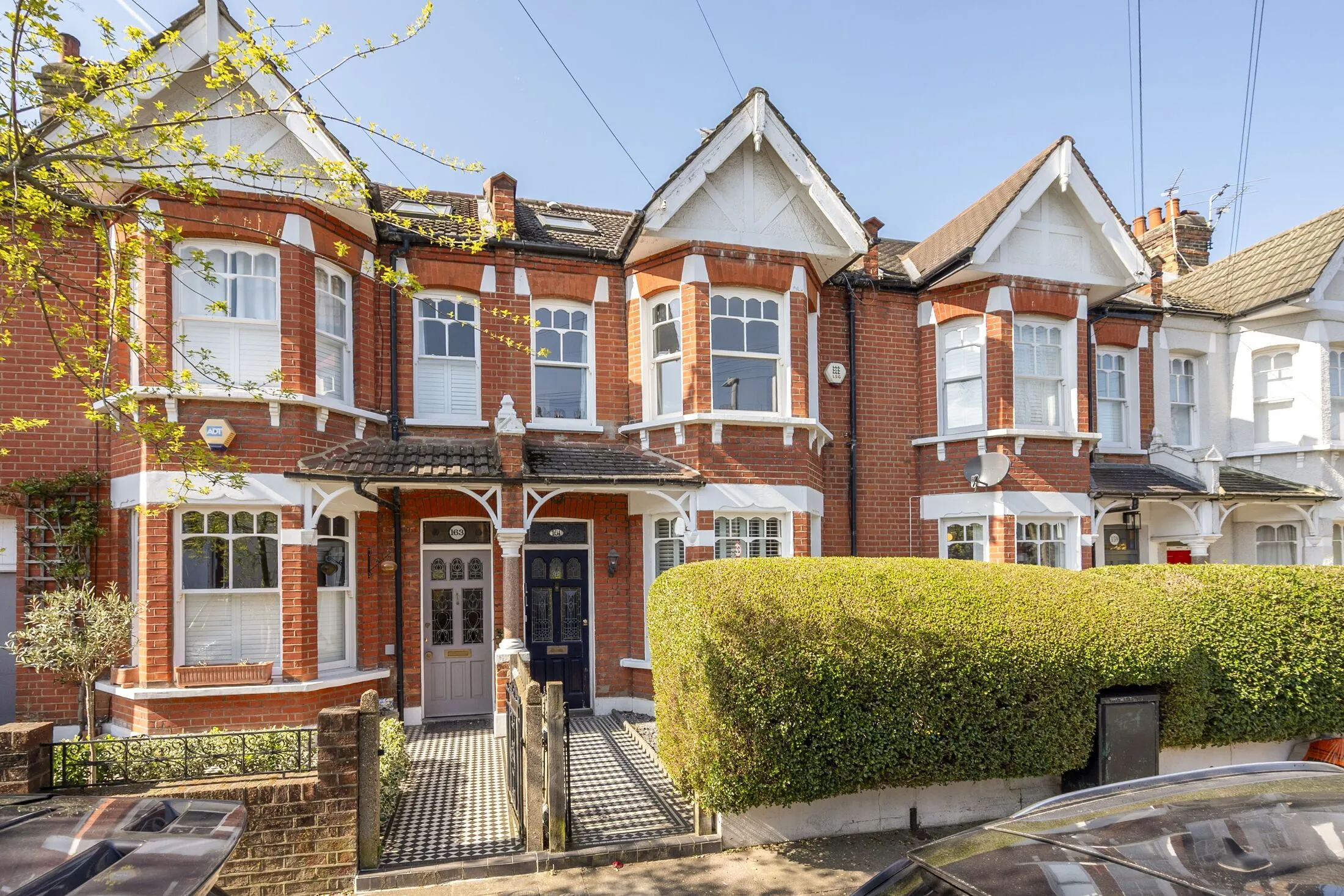 House Clonmore Street in Greater London