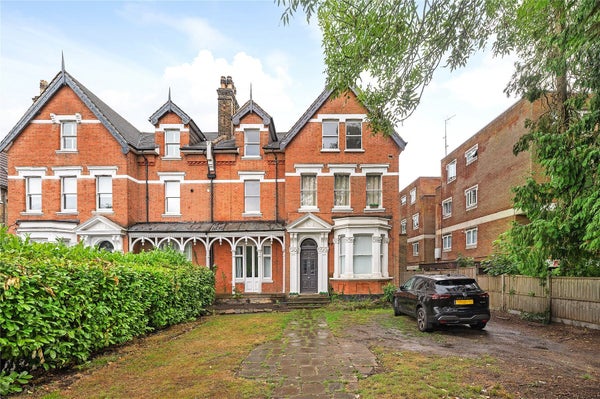 Flat Shortlands Road in London