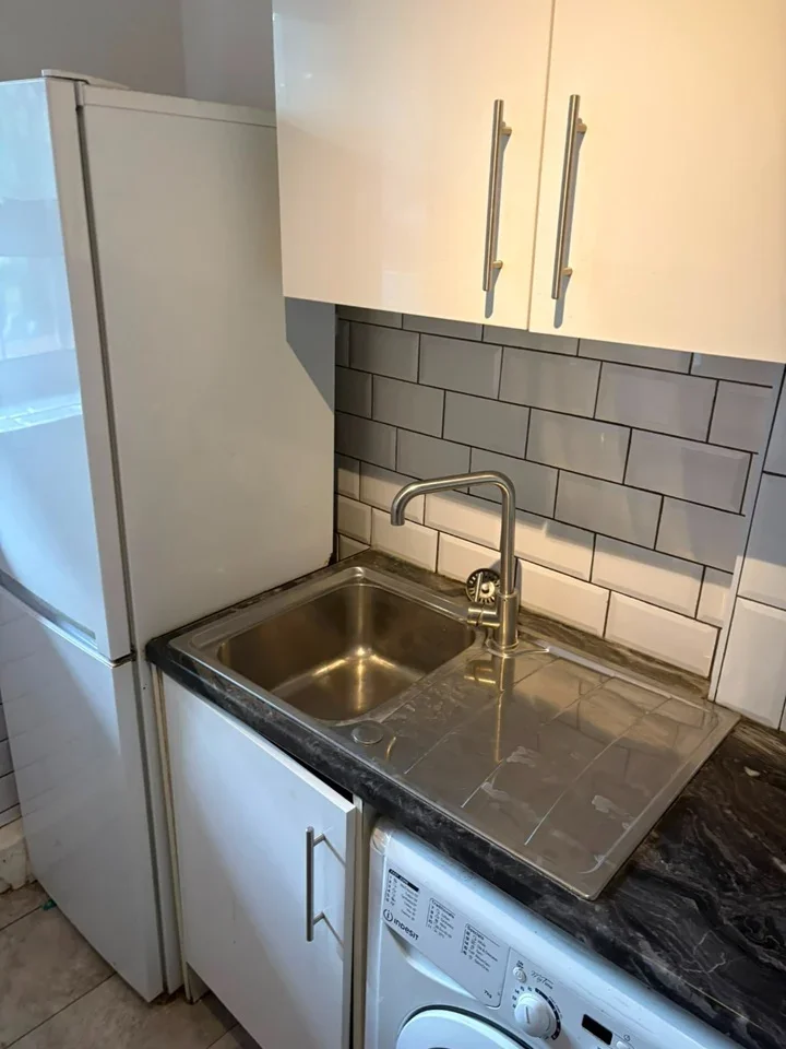 Flat Elwood Street in Greater London