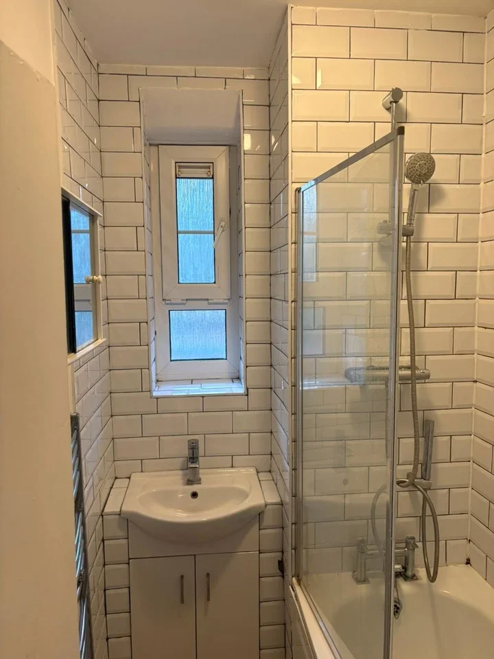 Flat Elwood Street in Greater London