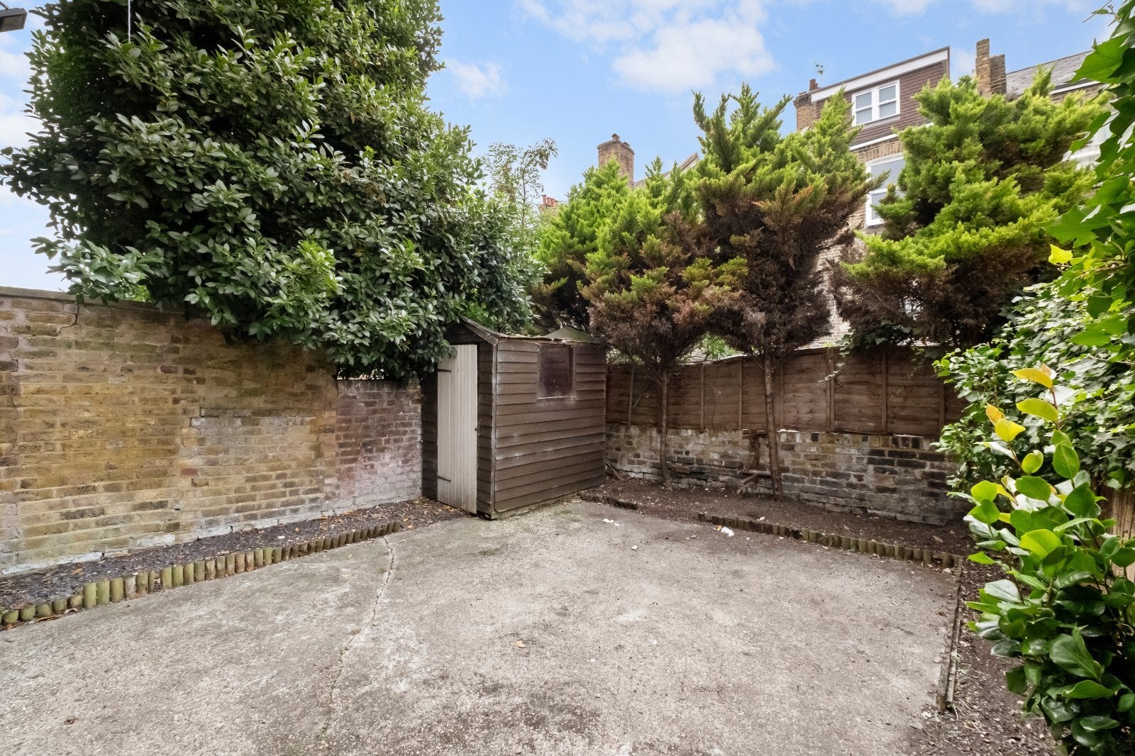 Flat Fernhead Road in City of Westminster