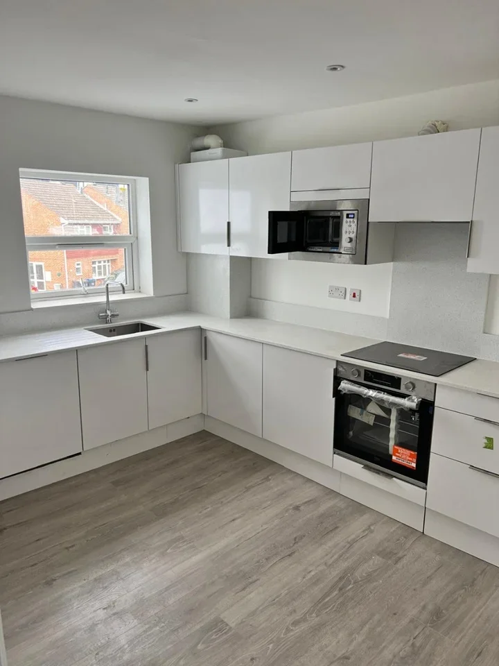 Flat The Crescent in Greater London