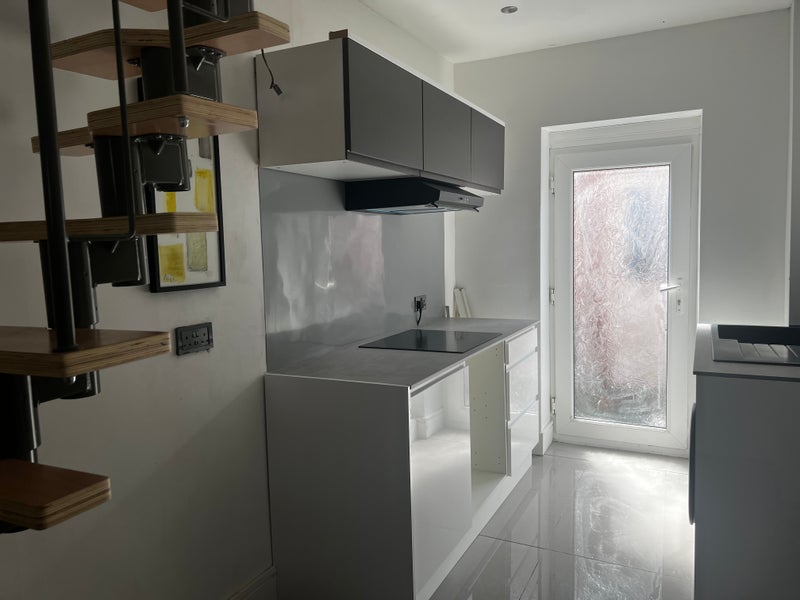 Flat Trowell Avenue in Nottingham
