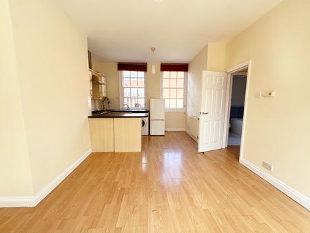 Flat Mandora Lane in Leicester
