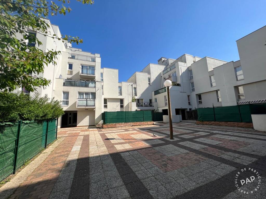 Flat Rue Père André Jarlan in Évry