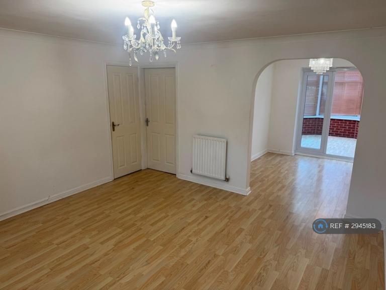 House Ardenfield Close in Radcliffe