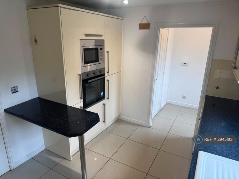House Ardenfield Close in Radcliffe