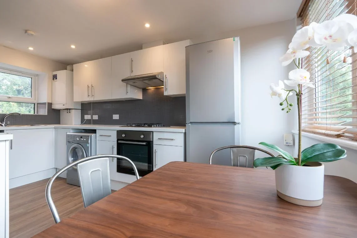Flat Jesmond Road in Newcastle upon Tyne