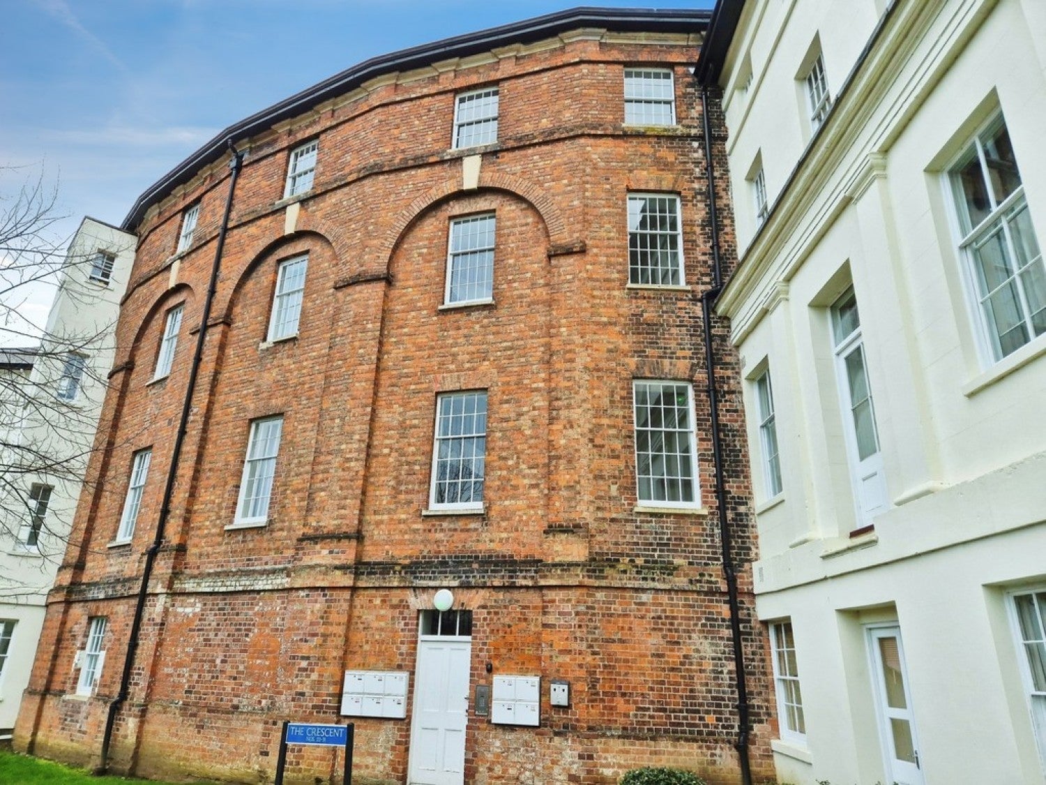 Flat The Crescent in Gloucester