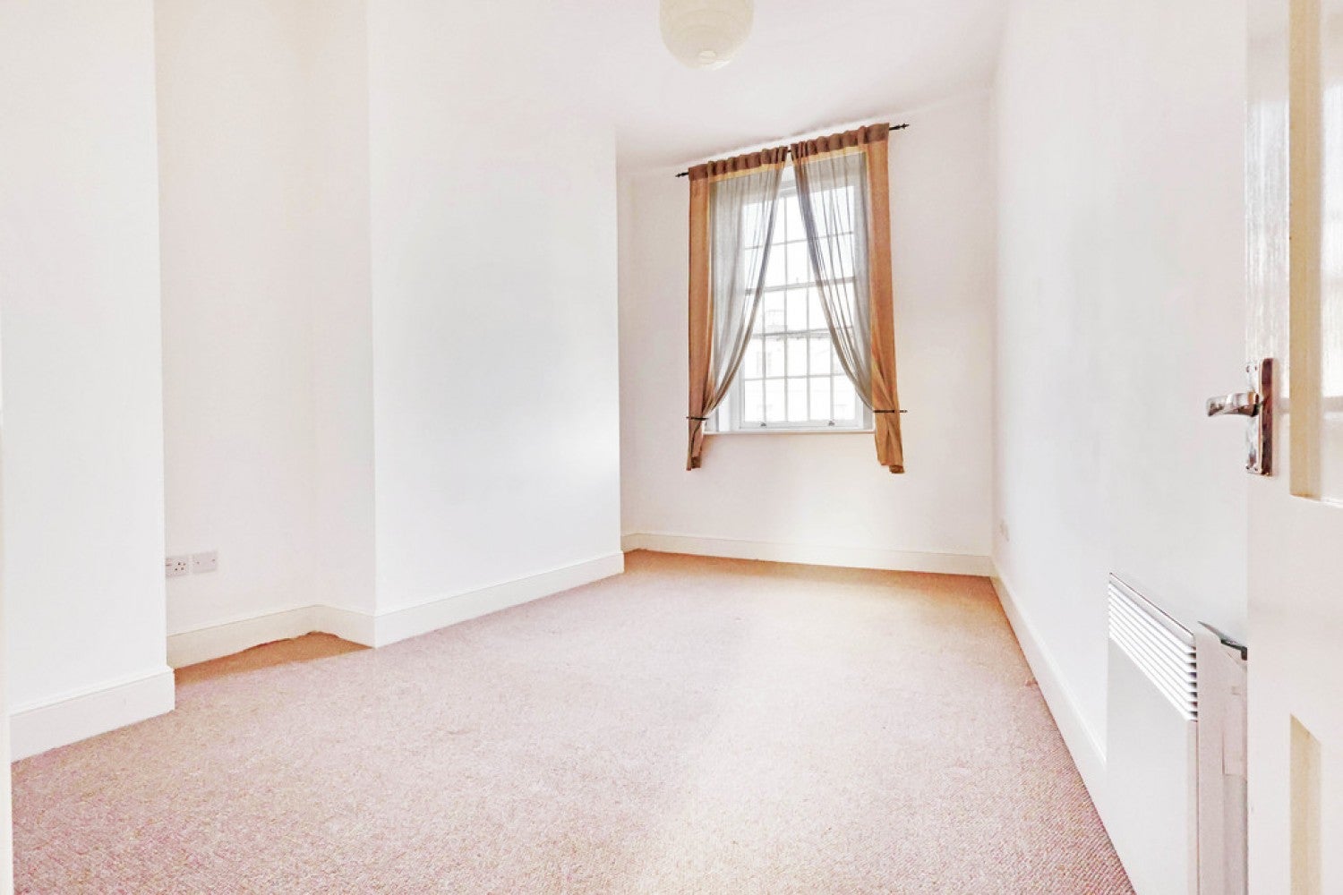 Flat The Crescent in Gloucester