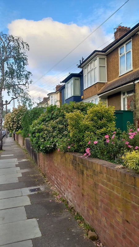 Room Bartram Road in Greater London
