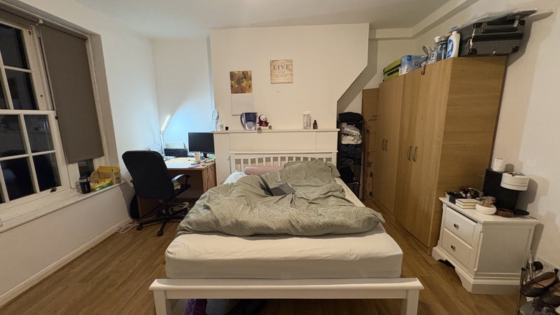 Room Newburn Street in Greater London