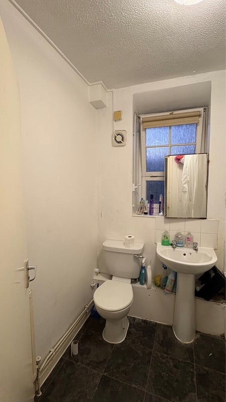 Room Newburn Street in Greater London