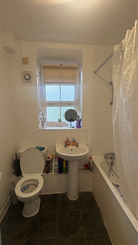 Room Newburn Street in Greater London