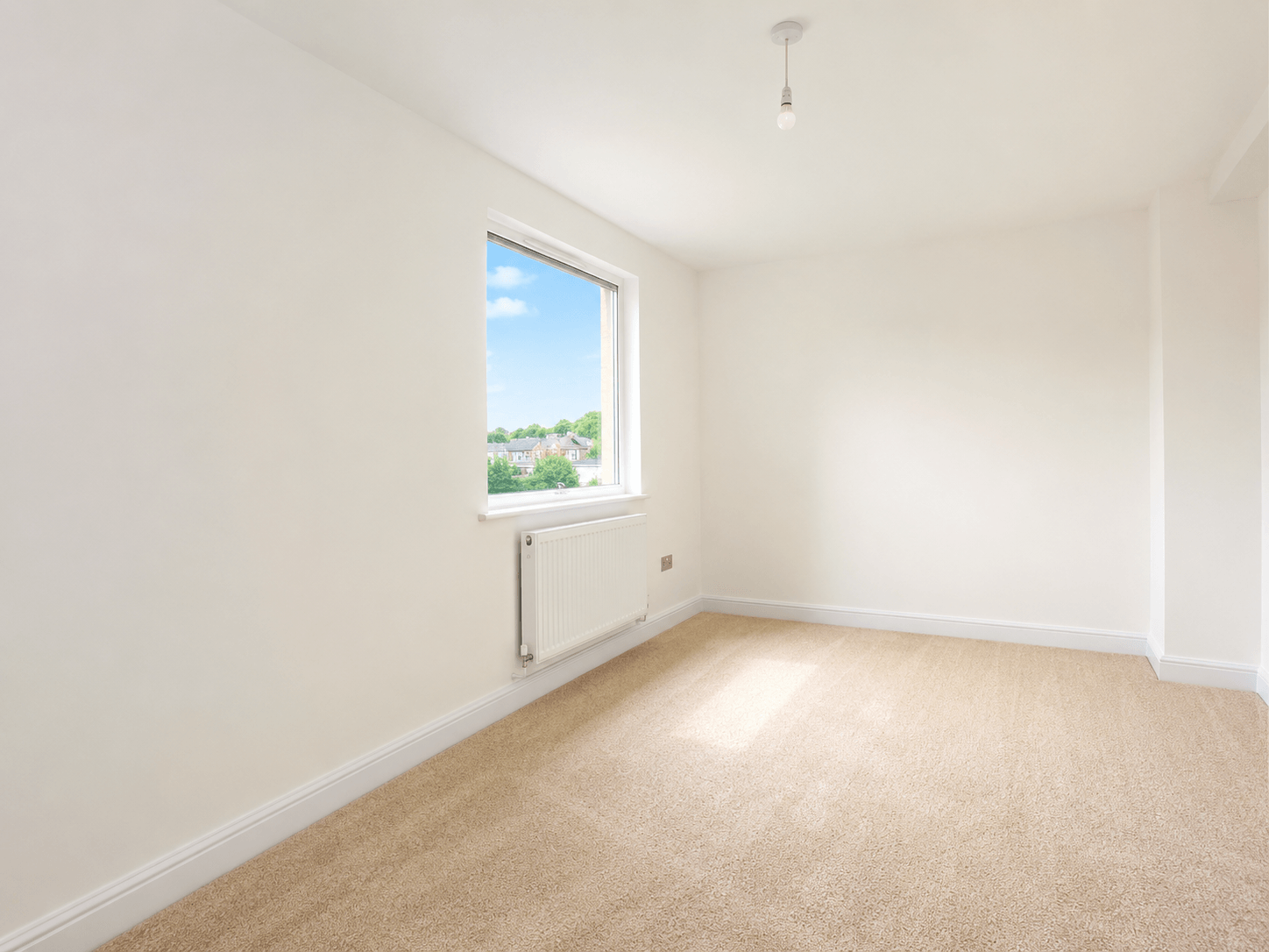 Flat Knight's Hill in Greater London