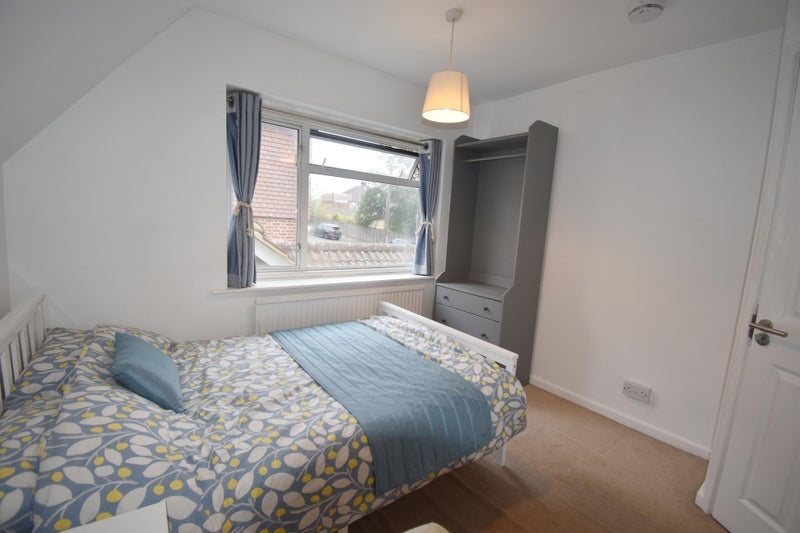Room Walden Road in Greater London