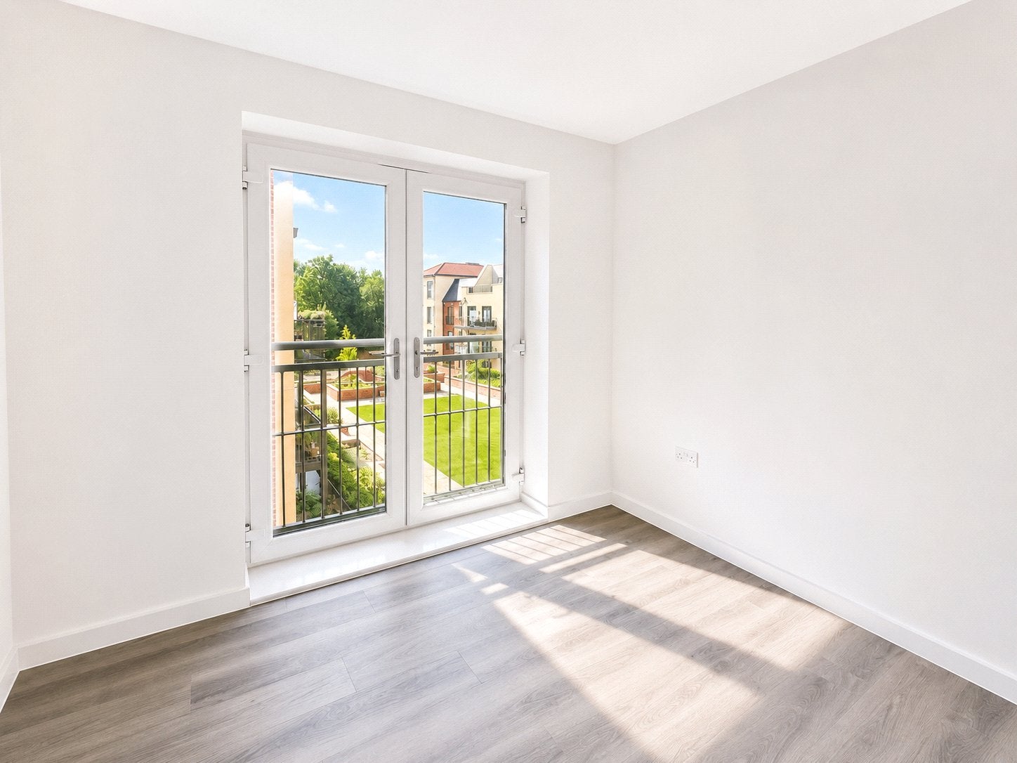 Flat Nightingale Walk in Waverley