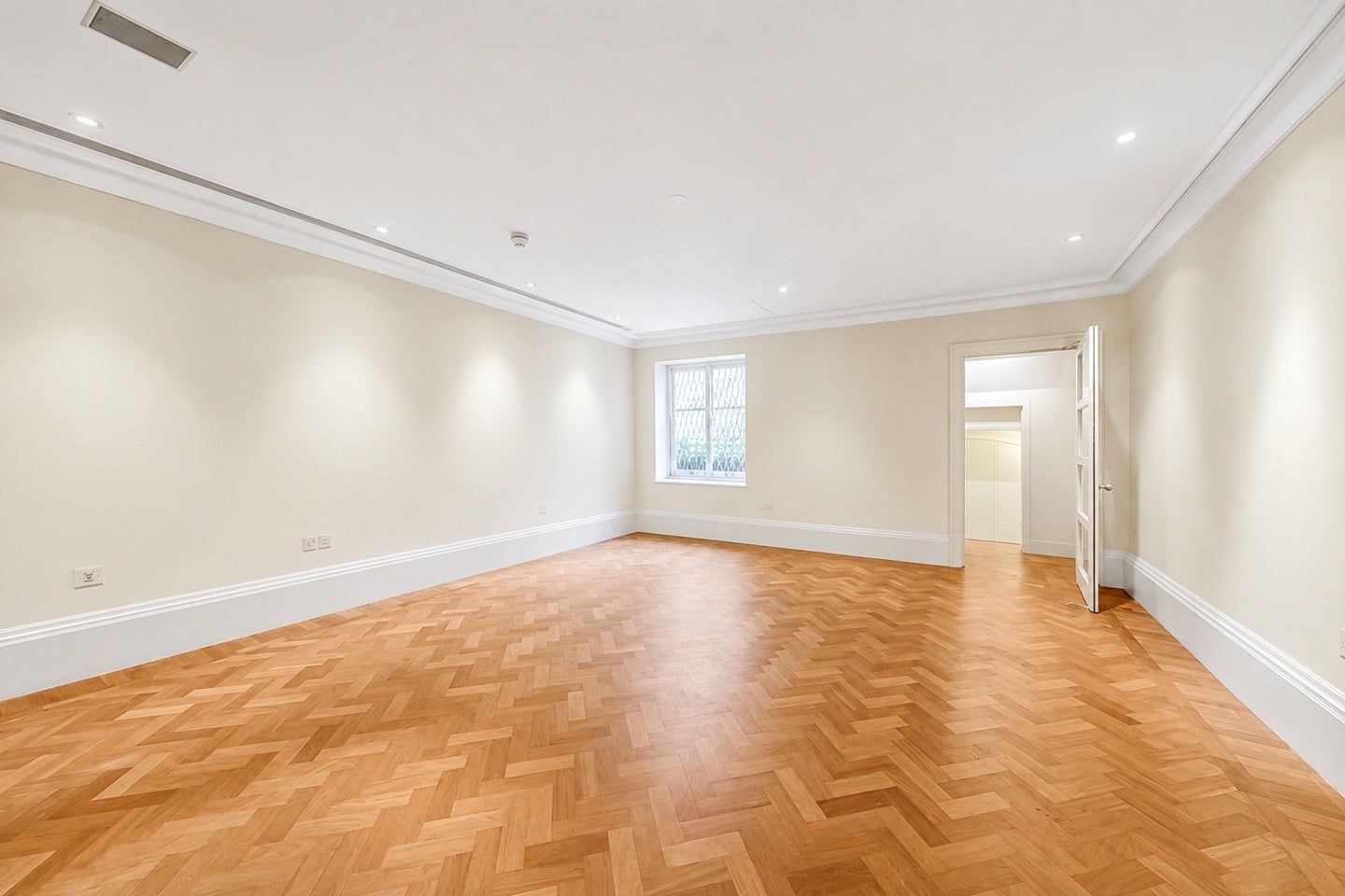 Flat Lancaster Gate in City of Westminster