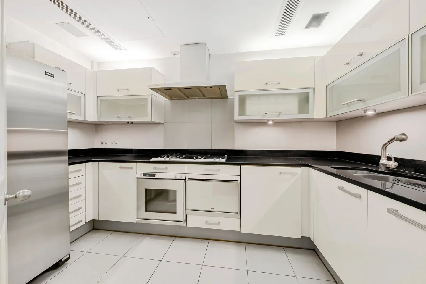 Flat Lancaster Gate in City of Westminster