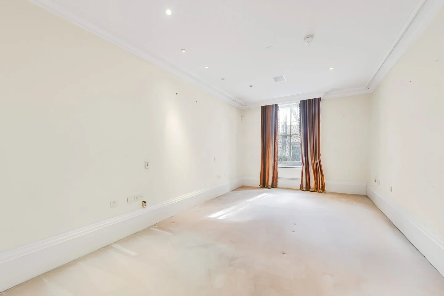 Flat Lancaster Gate in City of Westminster