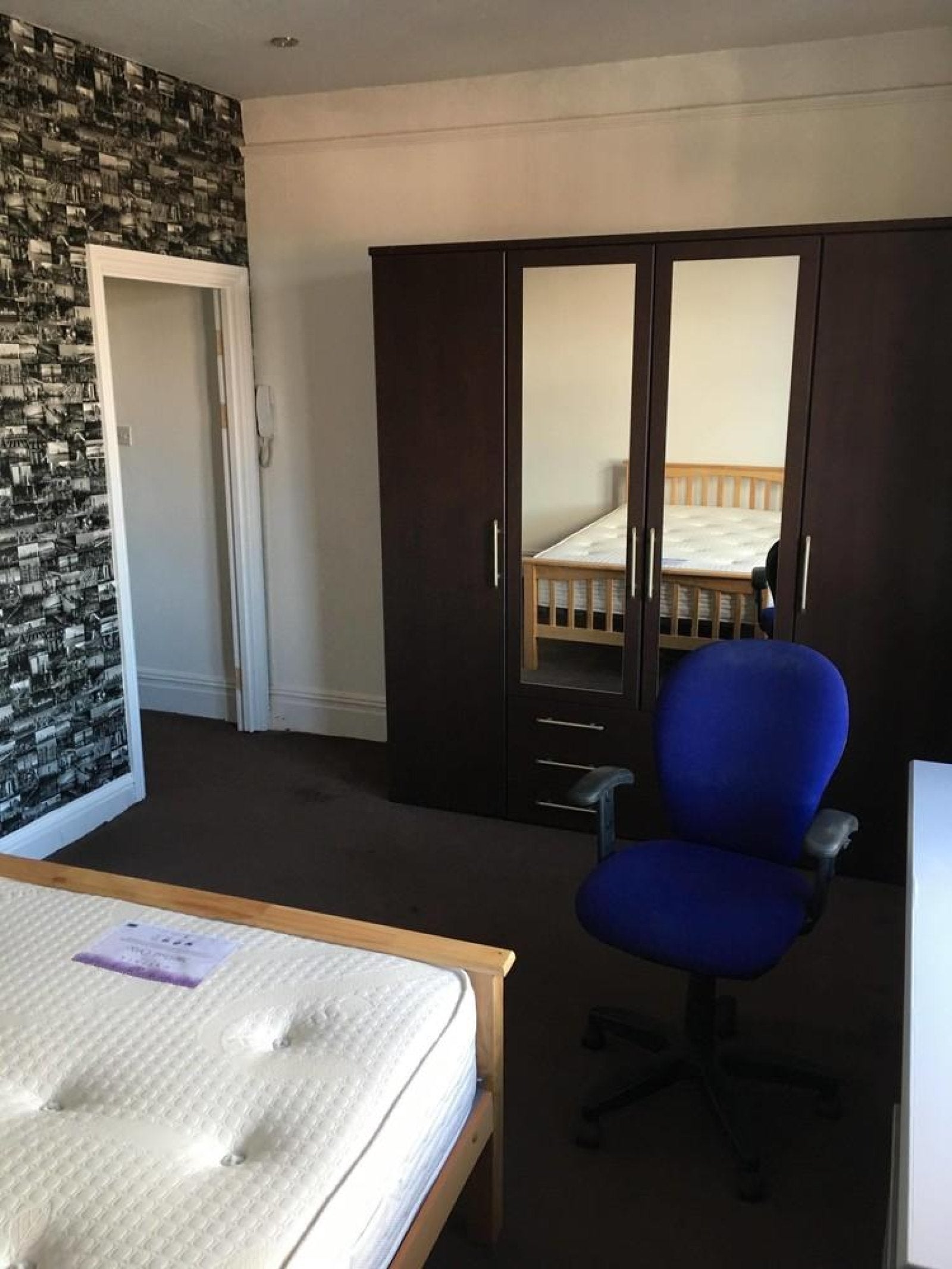 Room Comer Road in Worcester