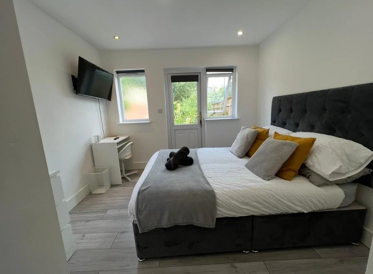 Room Minet Gardens in Greater London