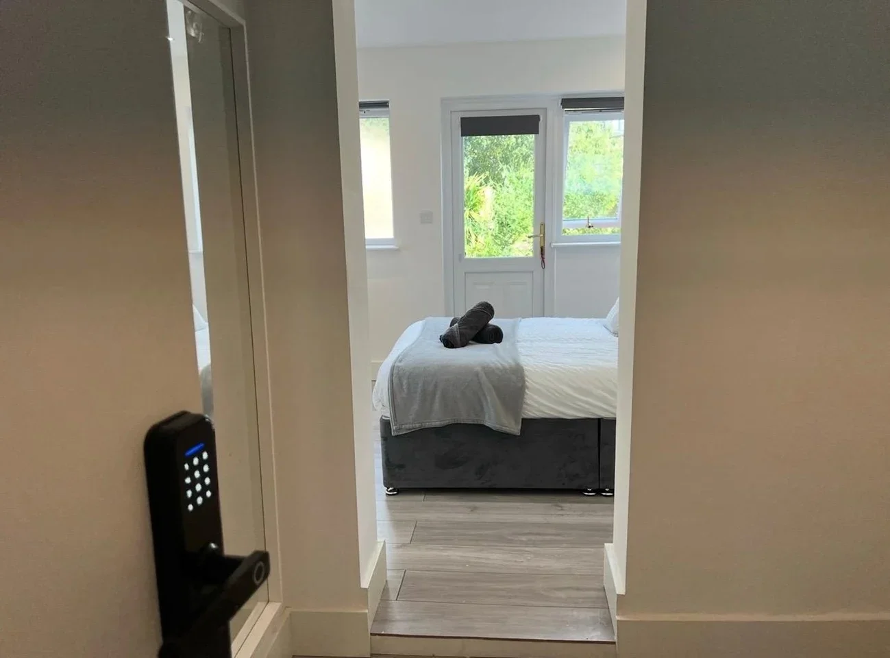 Room Minet Gardens in Greater London