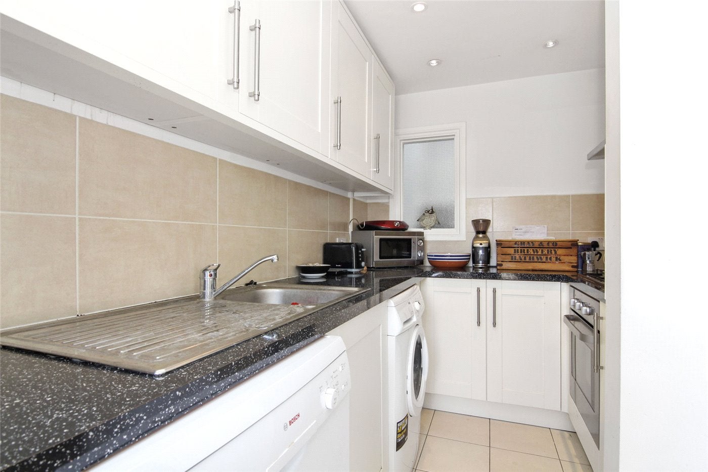 Flat Frithville Gardens in Greater London