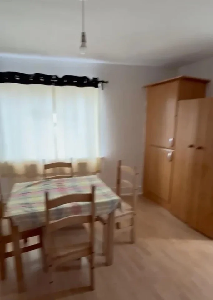 Room High Street in Greater London