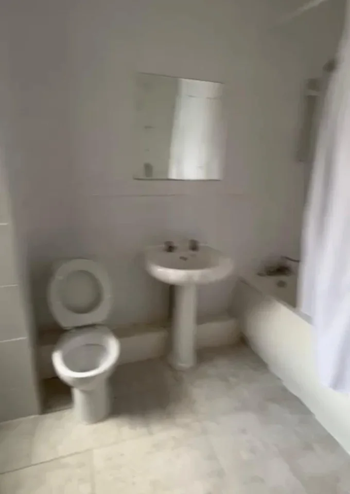 Room High Street in Greater London
