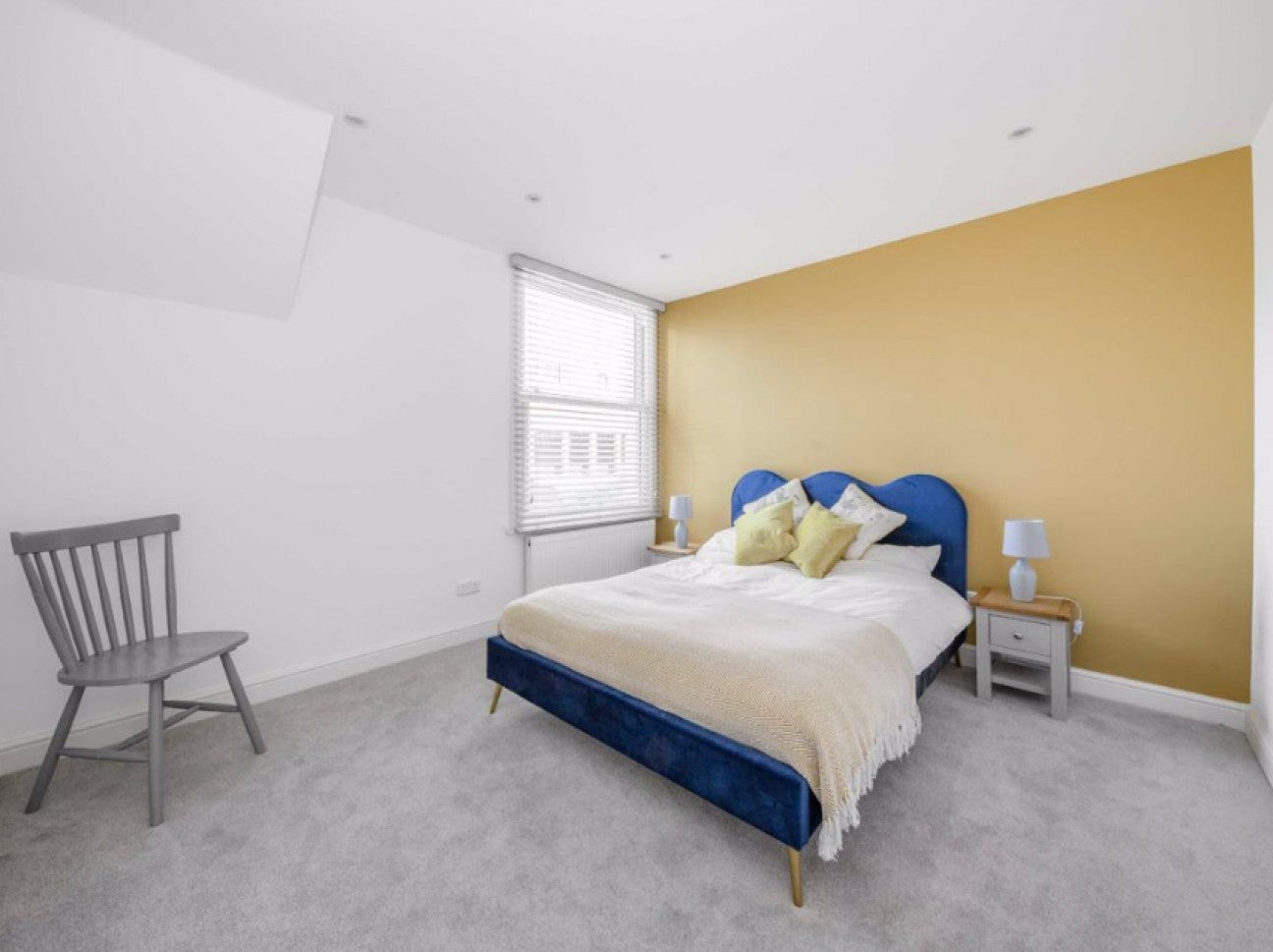 Flat Bickley Street in Greater London
