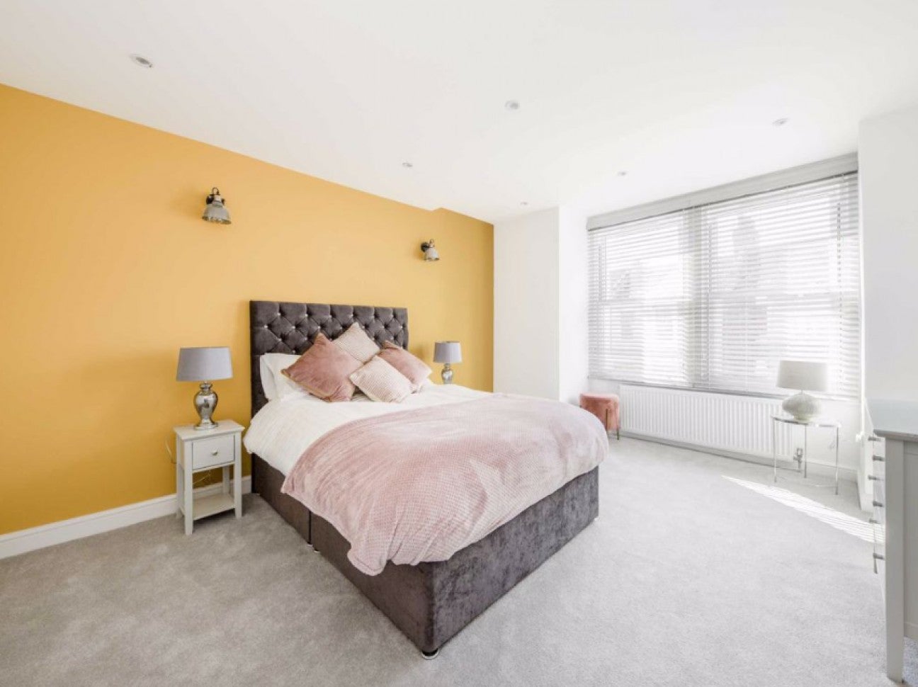 Flat Bickley Street in Greater London
