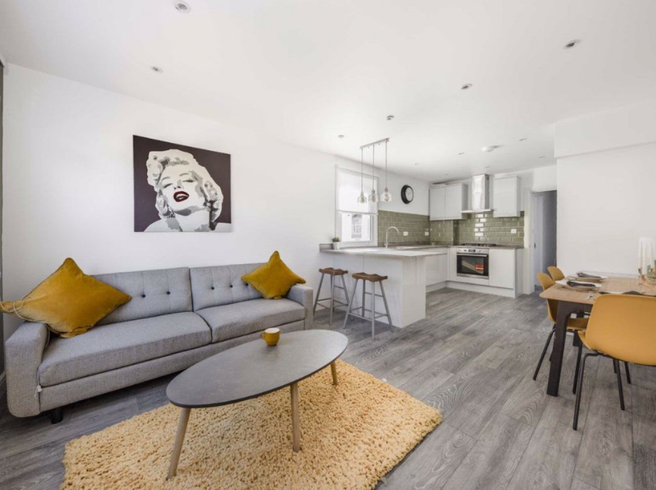 Flat Bickley Street in Greater London