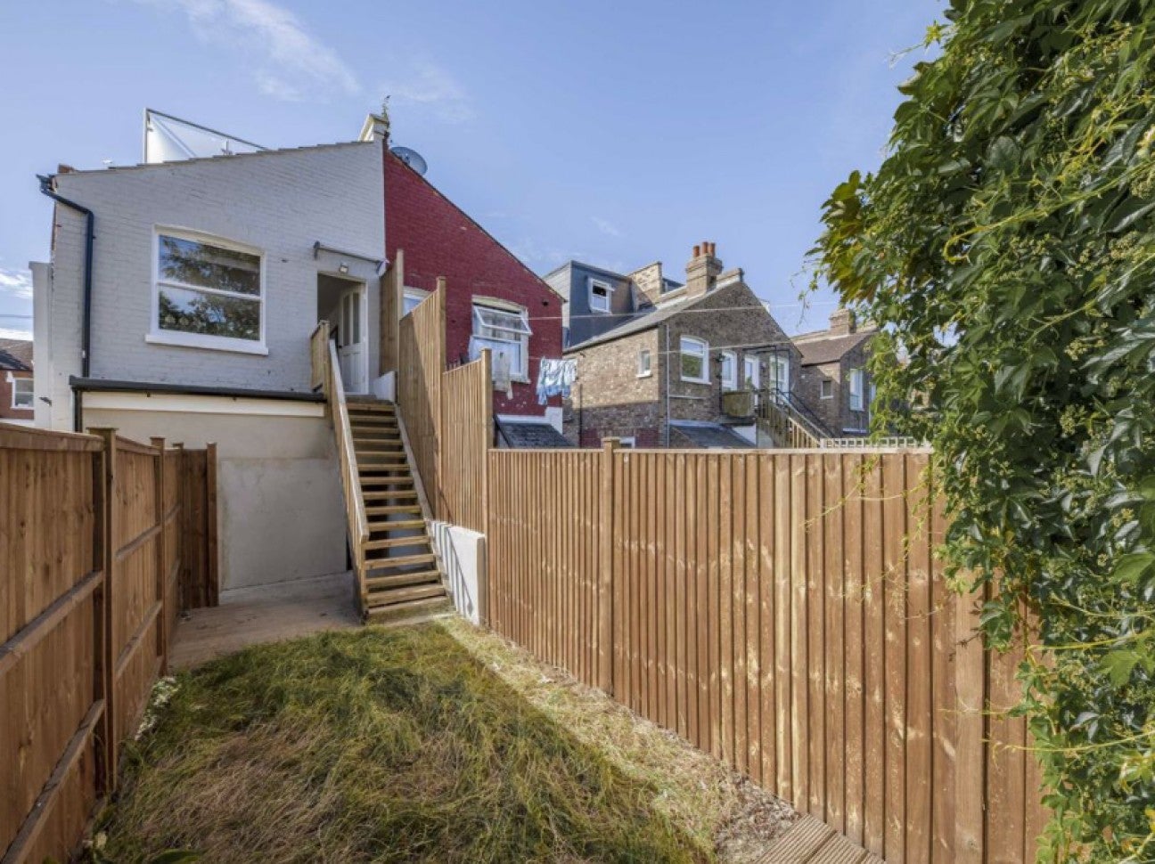 Flat Bickley Street in Greater London
