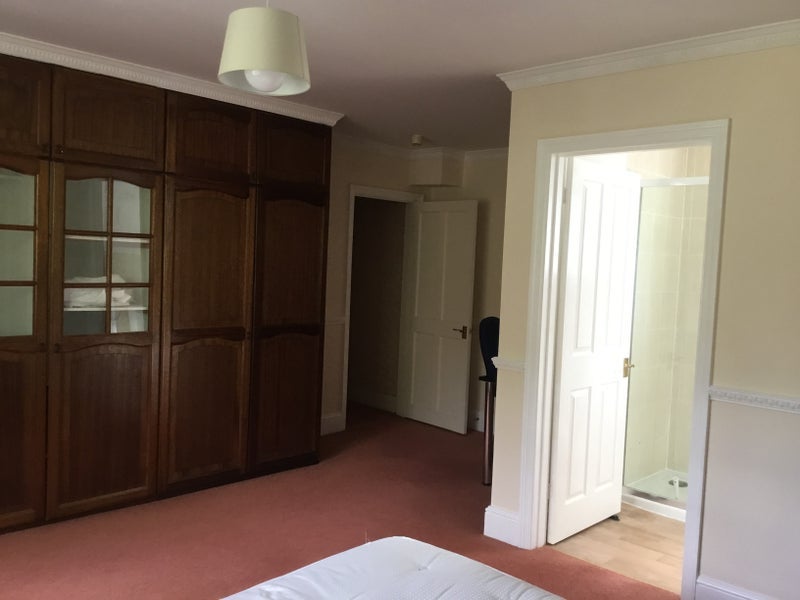 Room Bonnetts Lane in Horsham